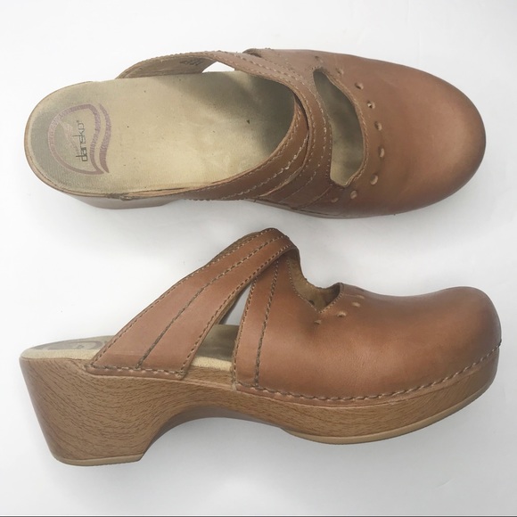 tan leather clogs